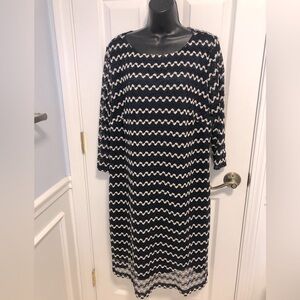 NWT Dressbarn 18 W long sleeve dress. Navy/cream. Knee length.Crocheted like